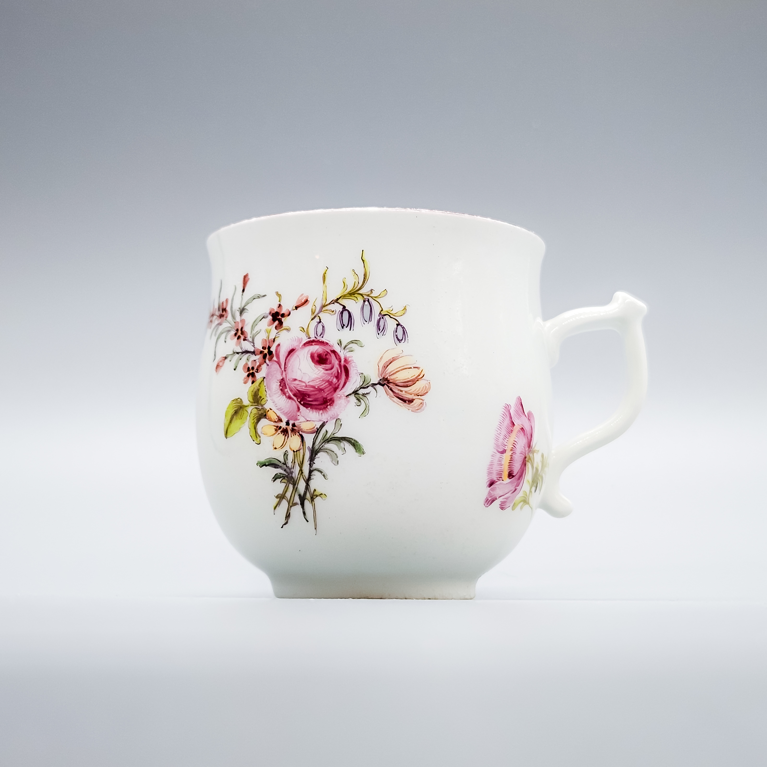 Chelsea bell-shaped coffee cup with ‘wishbone’ handle, circa 1755