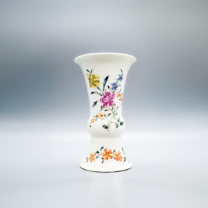Worcester flared beaker vase, circa 1760