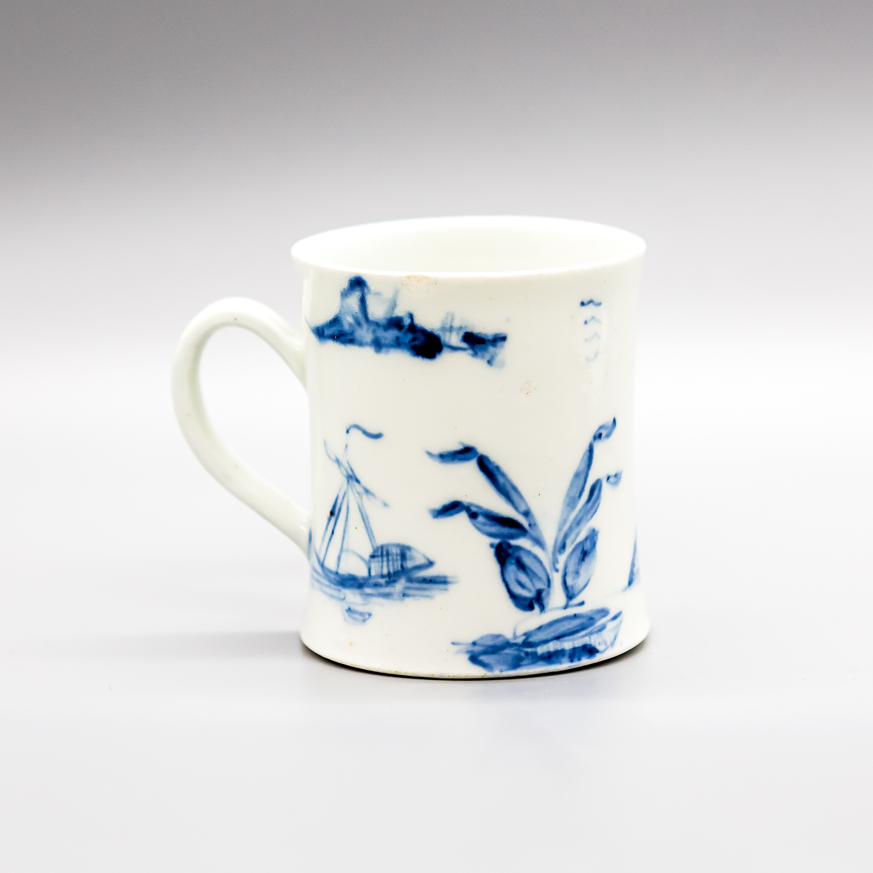 An early Worcester coffee can or small mug with spreading base, circa 1752-3