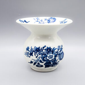 A Worcester spittoon, circa 1780