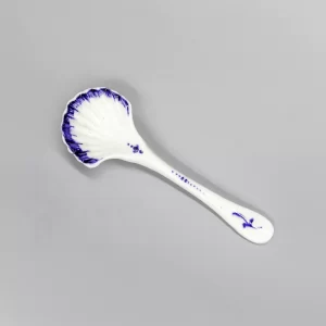 Rare French porcelain mustard spoon, probably Chantilly, mid 18th century