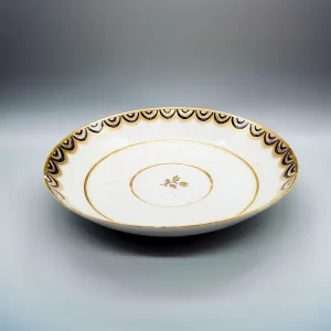 Rare New Hall saucer dish with ‘spatula’ moulding, circa 1790