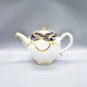 A Caughley teapot and cover of bullet form, circa 1780-85