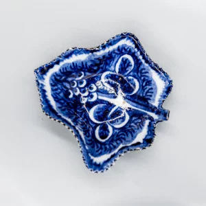 Small Bow vine leaf pickle dish, circa 1765