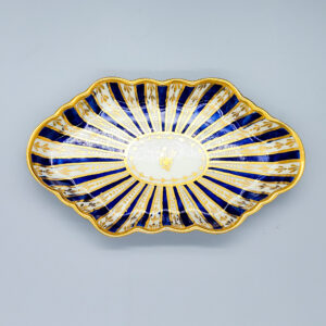 A Worcester spoon tray, circa 1775