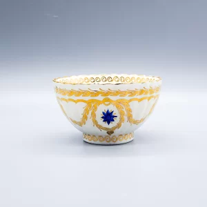 A Caughley fluted tea bowl, circa 1785