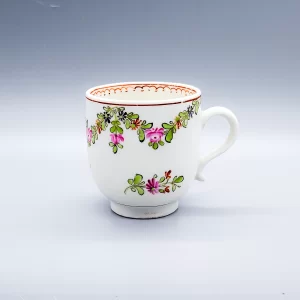 A Lowestoft coffee cup, circa 1785