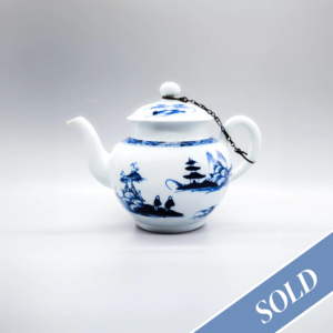 A Richard Chaffers, Liverpool, small teapot and cover, circa 1760