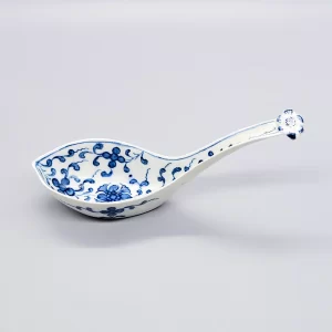 A Worcester press moulded spoon, circa 1770