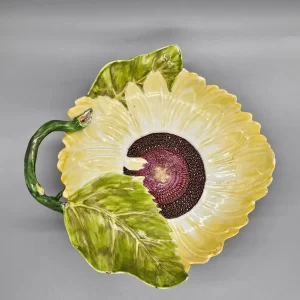 A Chelsea sunflower dish, circa 1755