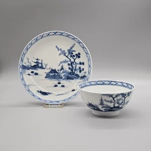 A Worcester teabowl and saucer, circa 1760