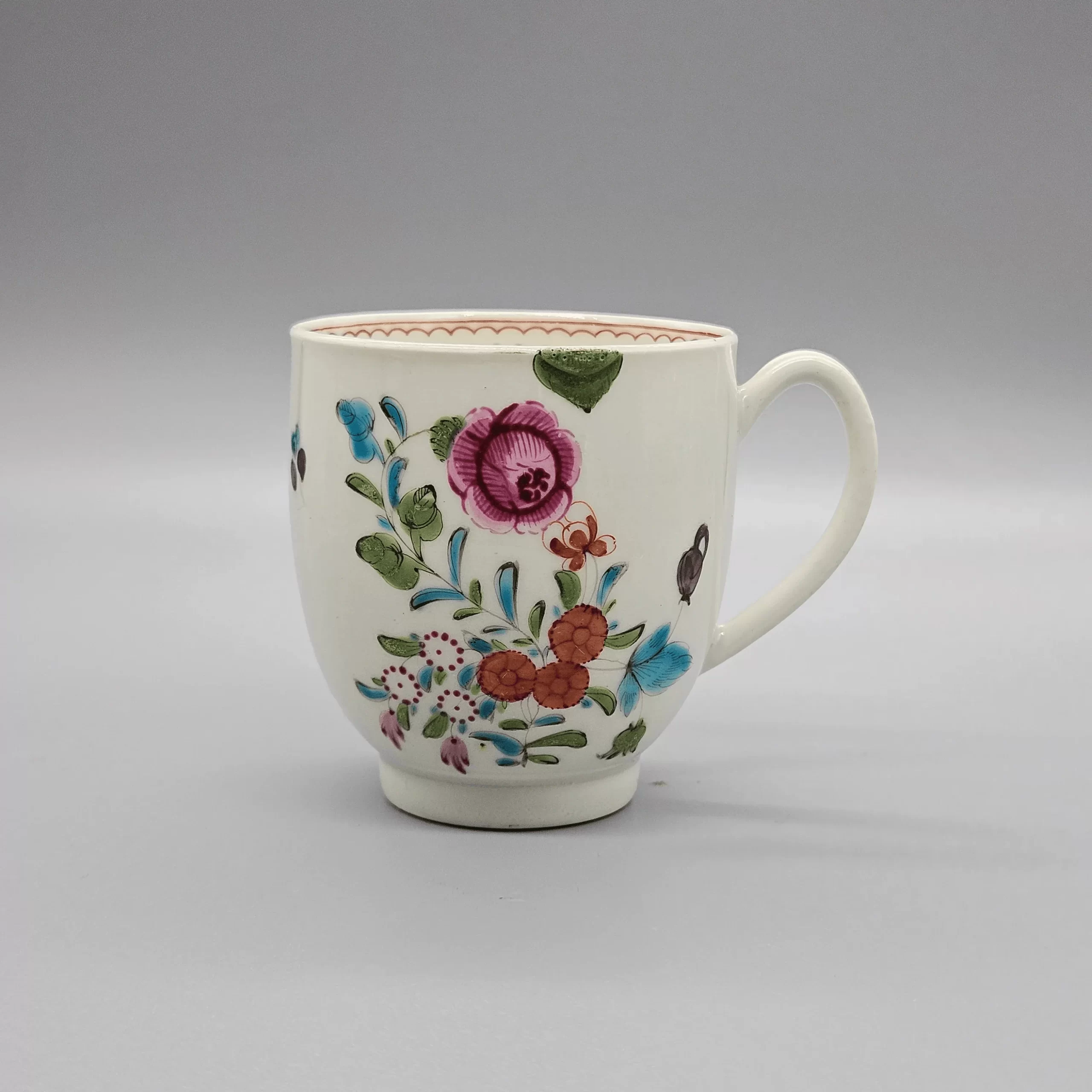 A Worcester coffee cup, circa 1775