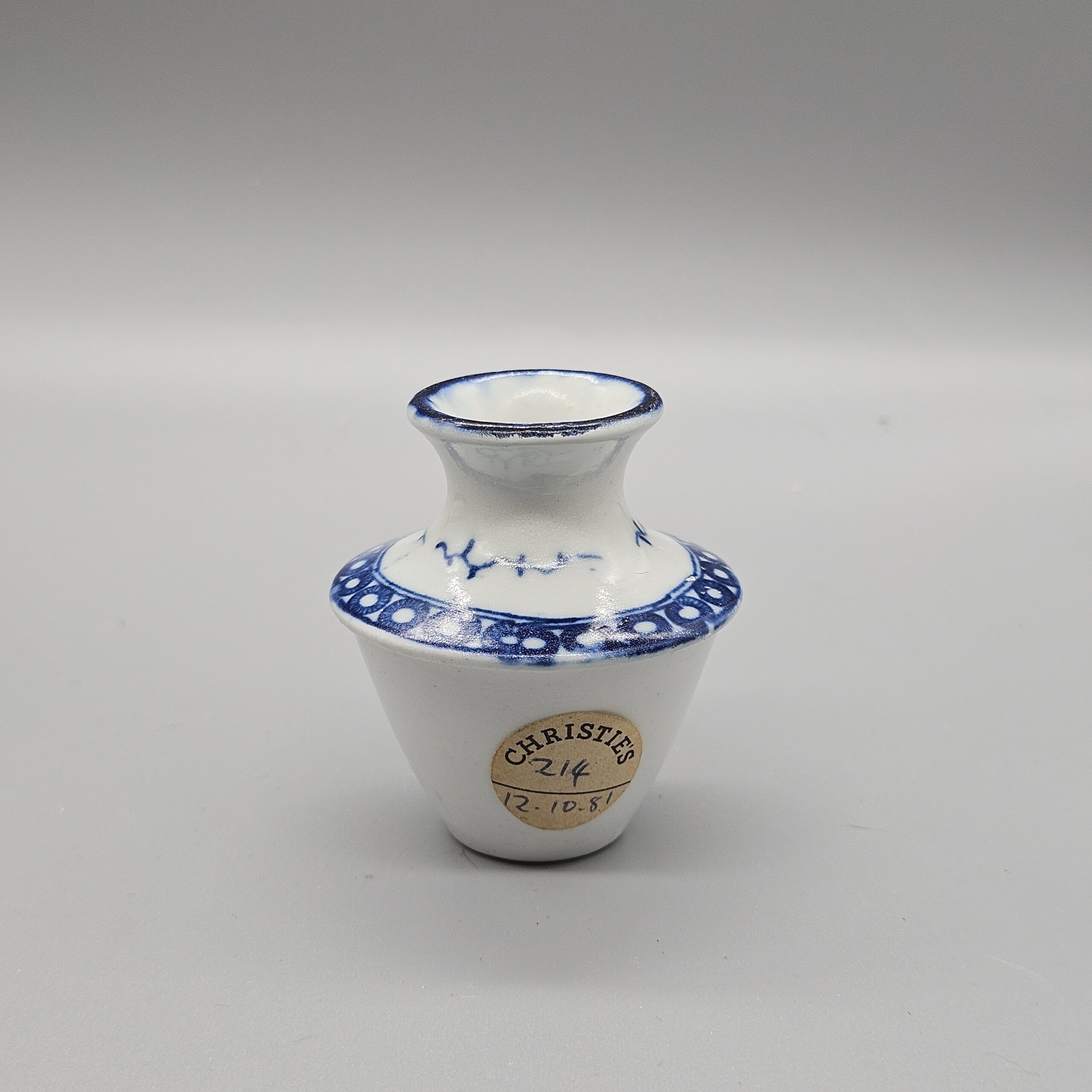 A rare Caughley inkwell and liner, circa 1775-80 - Jill Gosling Ceramics