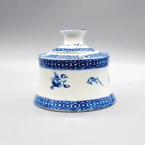 A rare Caughley inkwell and liner, circa 1775-80