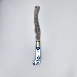 A Worcester knife, circa 1760-65